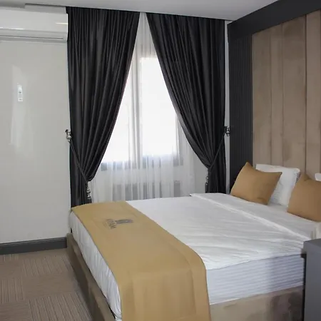 מלון Aram Business & Luxury