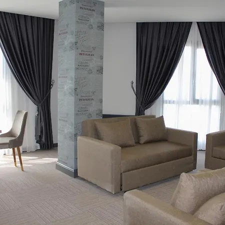 Aram Business & Luxury מלון 3*