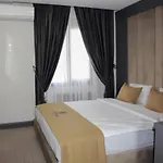 Ξενοδοχείο Aram Business & Luxury