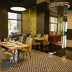 Ξενοδοχείο Aram Business & Luxury