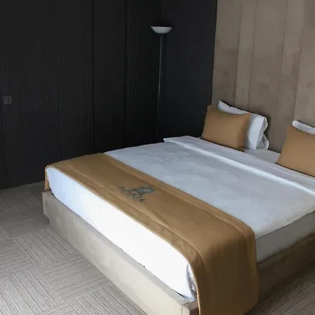 Aram Business & Luxury